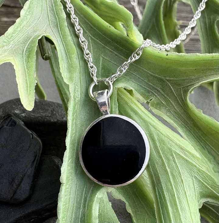 Jet Circle Necklace